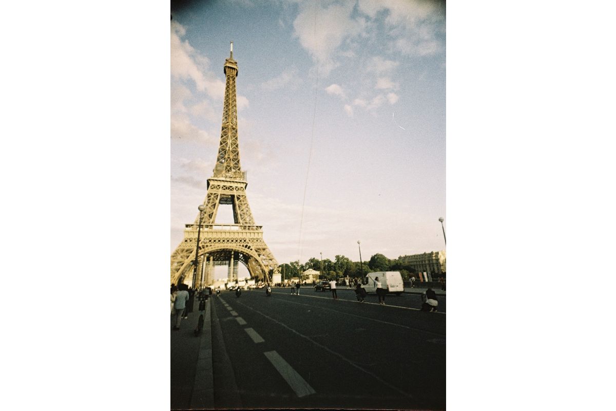 Lomography LomoApparat 21mm Wide Angle 35mm Camera - Paris Edition