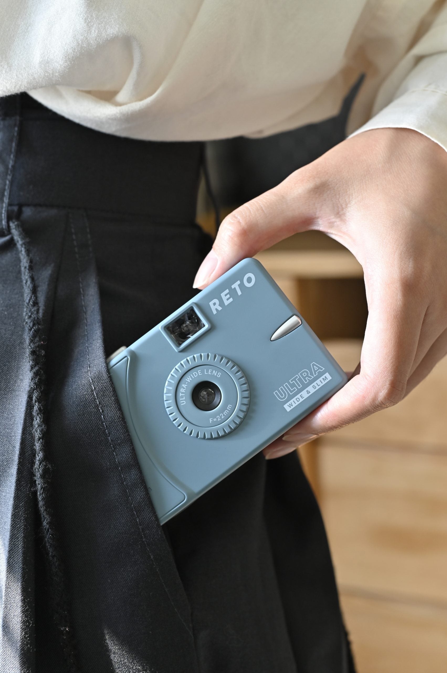 RETO Ultra Wide & Slim 35mm Film Camera - Teal