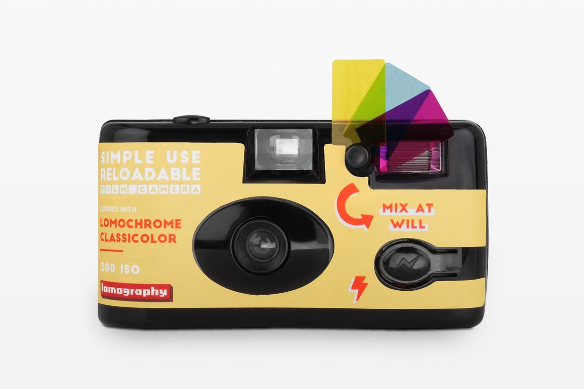 Lomography Simple Use Film Camera - With Classicolor 200 35mm