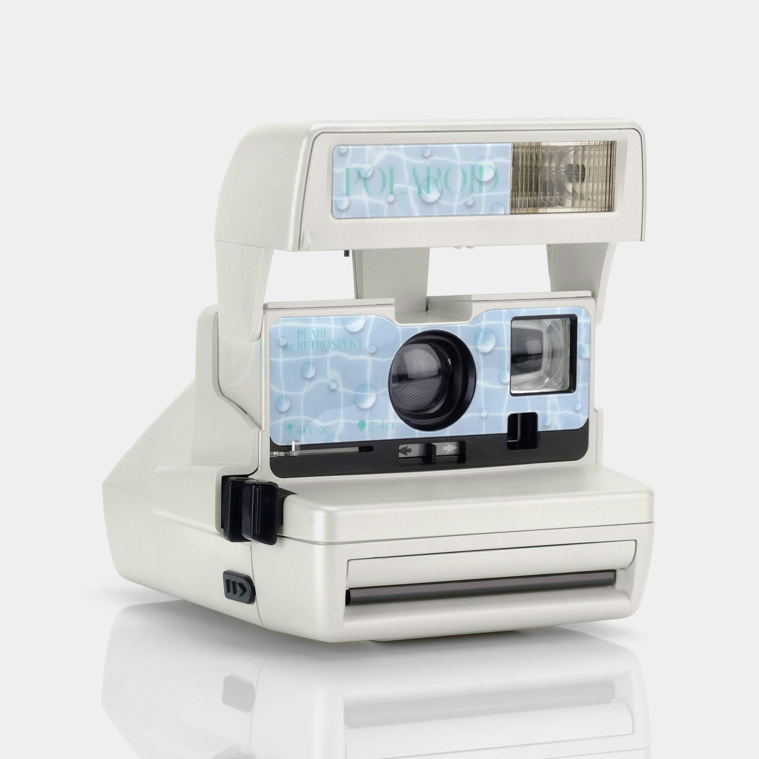 Polaroid 600 Camera - Pearl Edition (Display Unit)